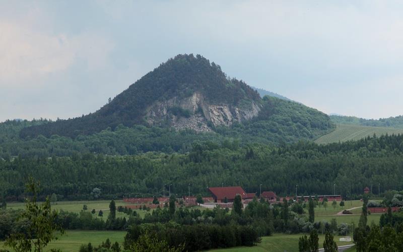 Komentovaná přírodovědná vycházka na vrch Špičák a okolí Rudolic.