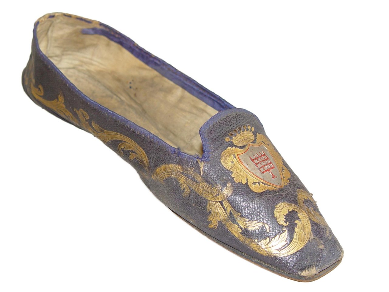 Ladies´ blue slipper with the coat of arms from the estate of Ulrika von Levetzow